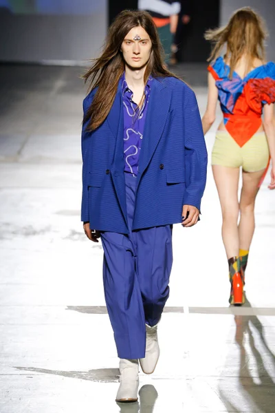 Look 11